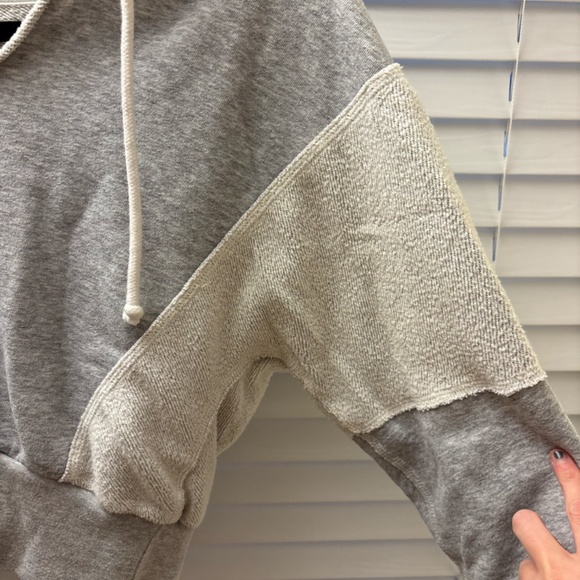 Like New Women's Abercrombie & Fitch Split Neck Hoodie Light Grey Size XS - Picture 2 of 5